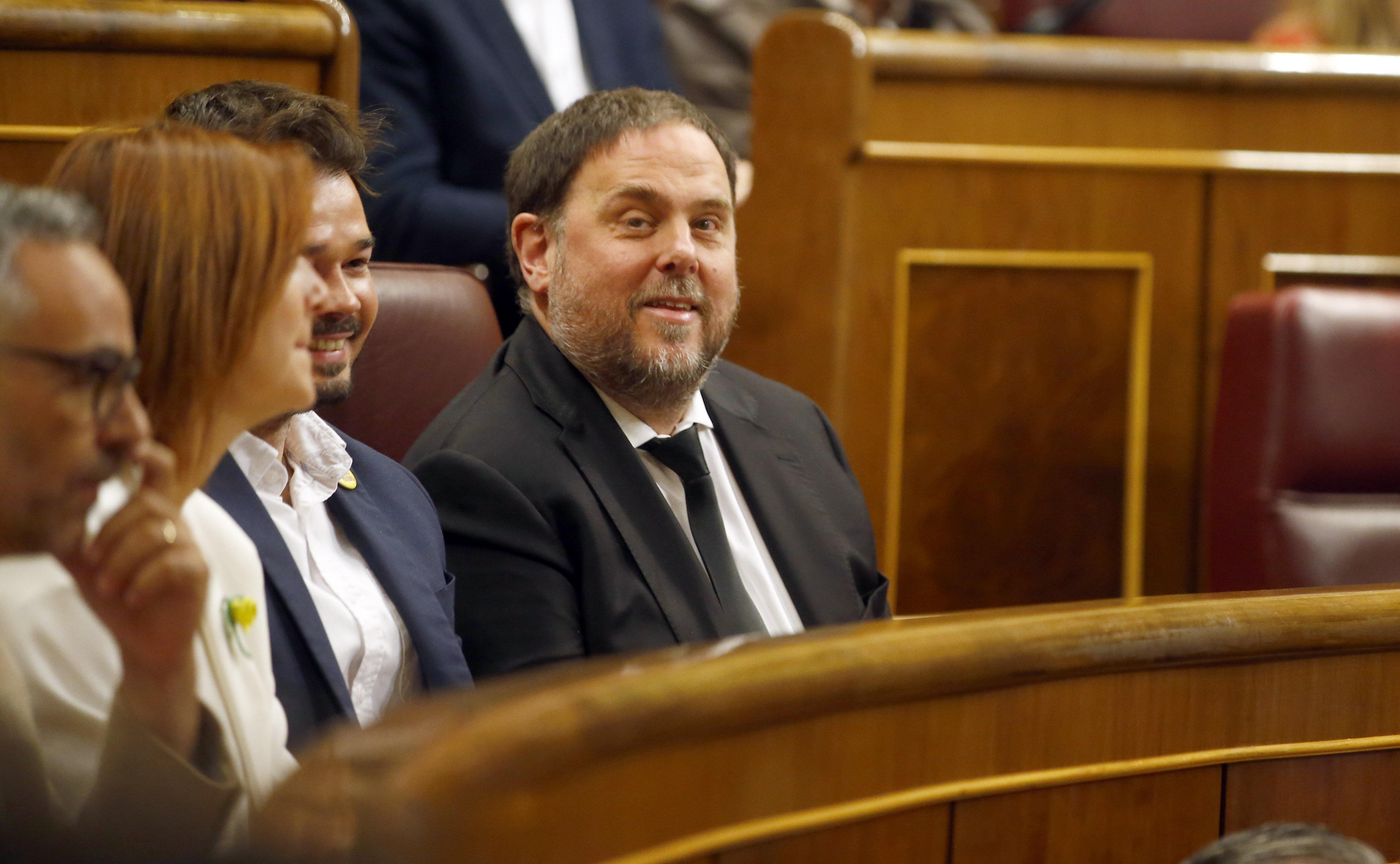 Oriol Junqueras takes his seat in Spain's Congress